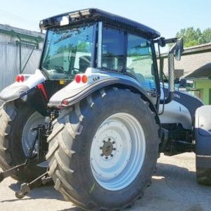 foto 210HP traktor Valtra T190 drehbarer Sitz