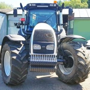 foto traktor Valtra T190 drehbarer Sitz